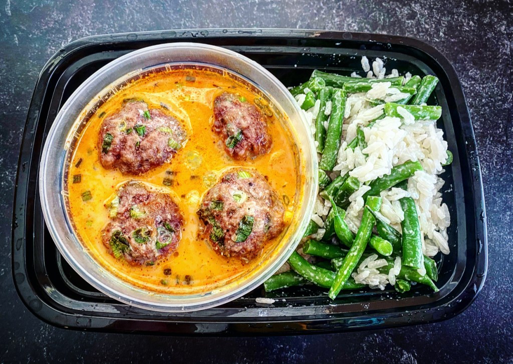Thai Turkey Meatballs Red Curry Broth Steamed Rice Green Beans