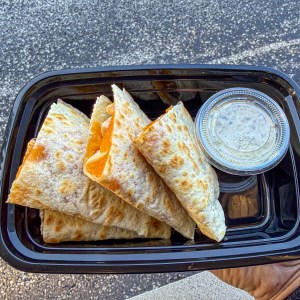 Chicken & Cheese Quesadilla | Creamy Jalapeno Salsa